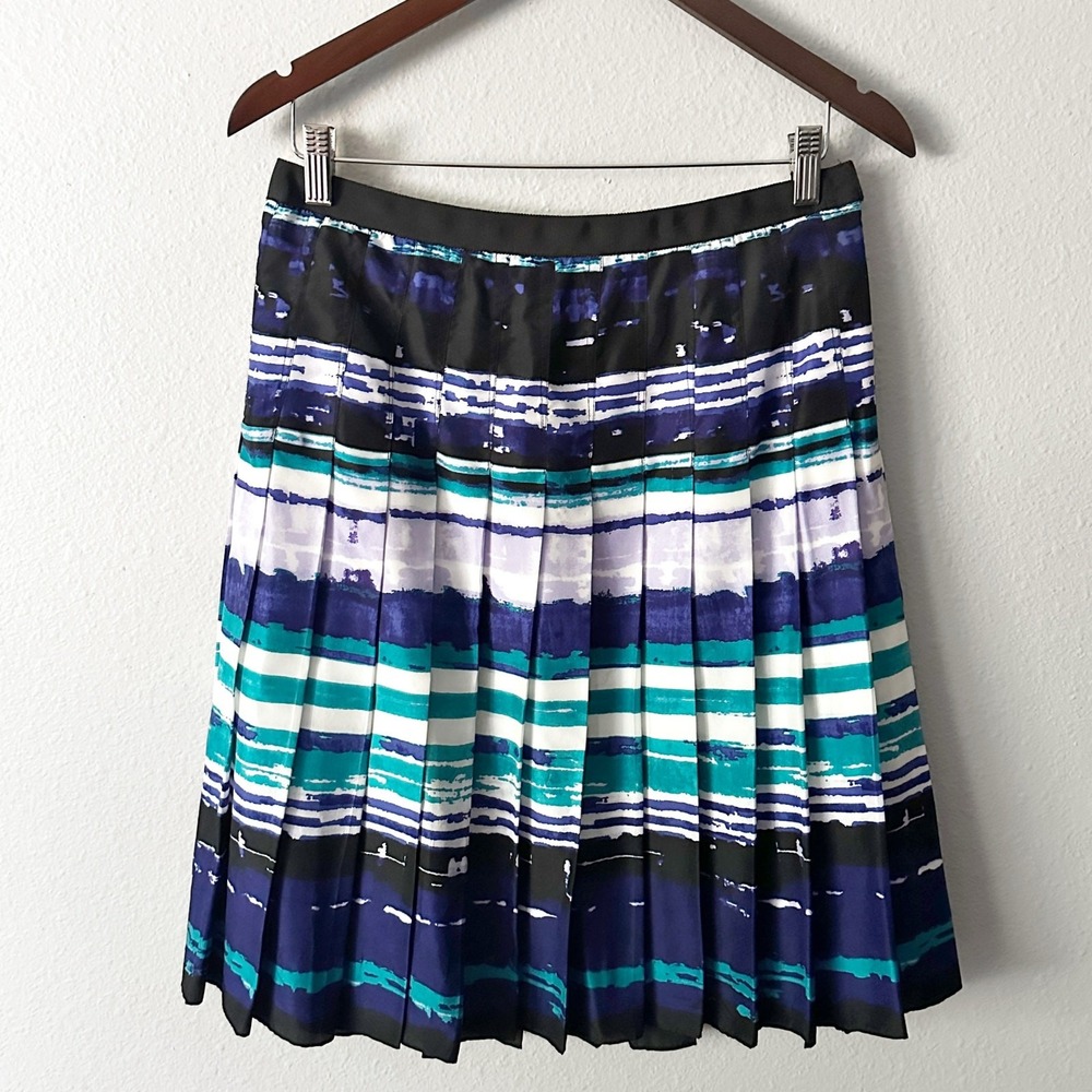 Carlisle 100% Silk Pleated Skirt Women's Size 4 Black & Blue watercolor stripe